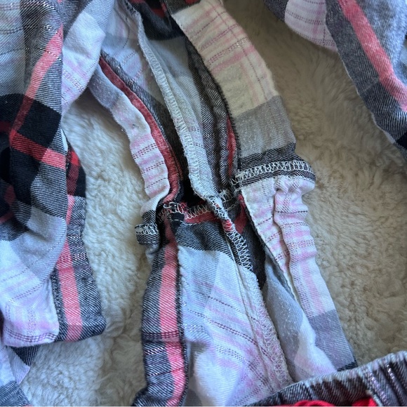 Victoria's Secret | Holiday Pink Plaid Striped Sleep Shorts | Size Medium - Picture 4 of 10